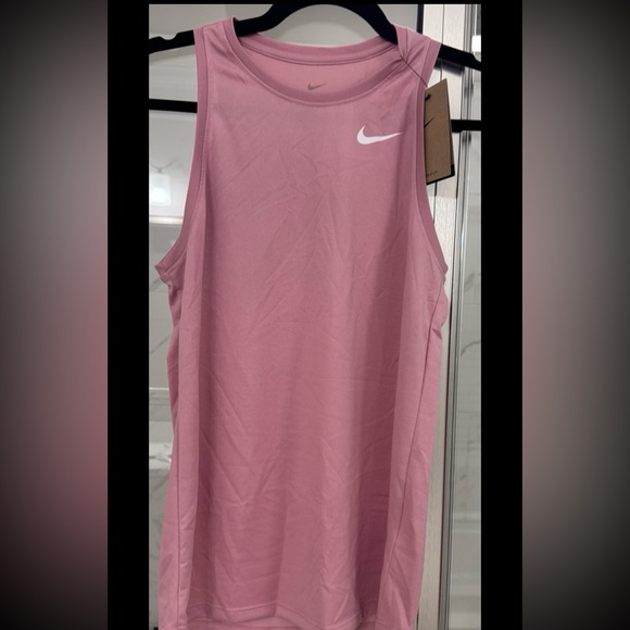 NWT- Women's Dri-FIT Training Tank Top - Picture 1 of 5